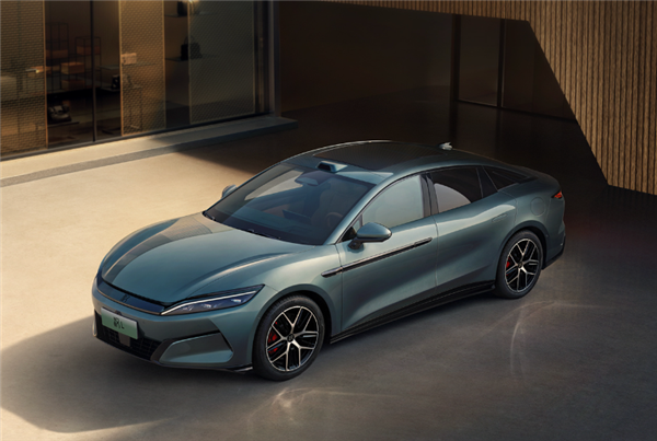 盛煌娱乐注册：比亚迪汉L普通第三方充电桩实测：从1%充至满电仅19分钟