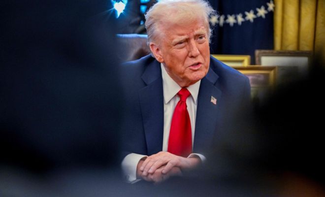 奇趣分分彩:美联储的天塌了?特朗普当面问罪,鲍威尔瞬间老了10岁