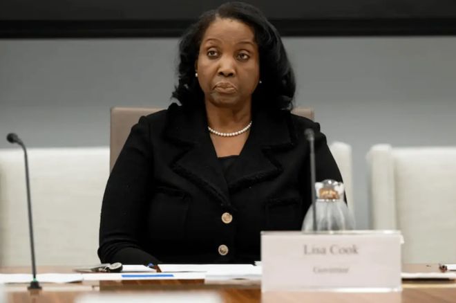 奇趣分分彩:美联储的天塌了?特朗普当面问罪,鲍威尔瞬间老了10岁